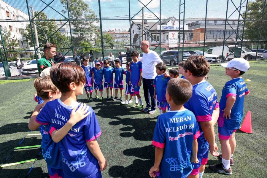 Başkan Kavuş, Yaz Spor Okulu Öğrencileriyle Buluştu