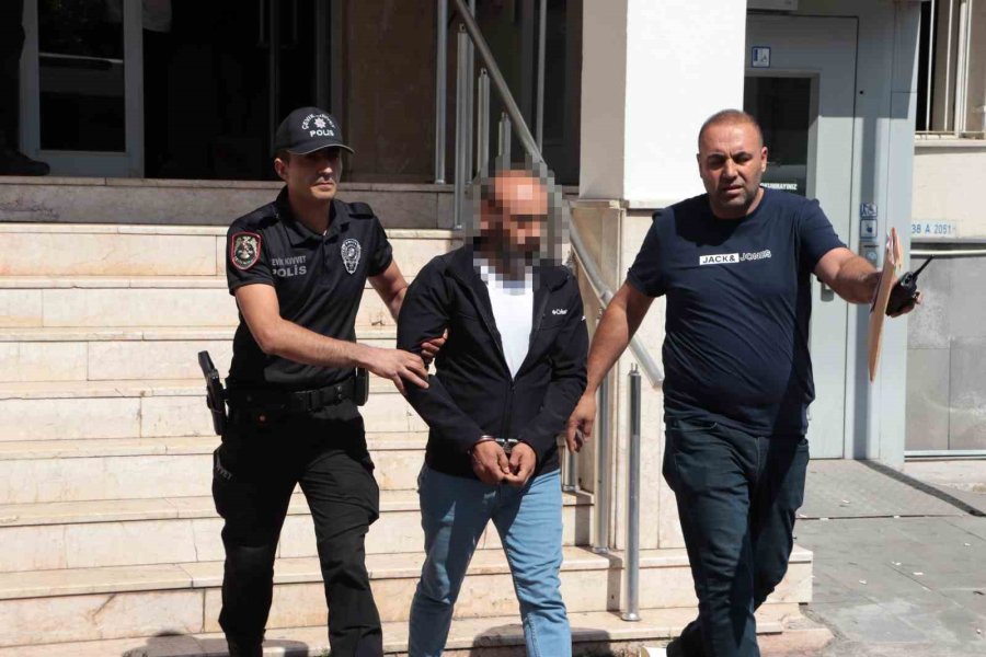 Polisten Kaçan Şahıs Çatıda Yakalandı