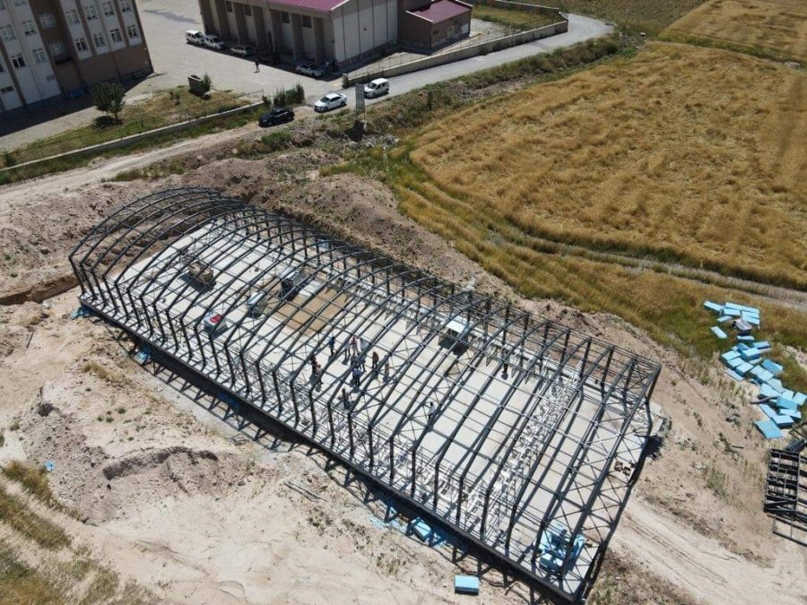 Bünyan’ın Hayali Gerçek Oluyor: Bünyan Kapalı Yarı Olimpik Yüzme Havuzu’nda Çalışmalar Sürüyor