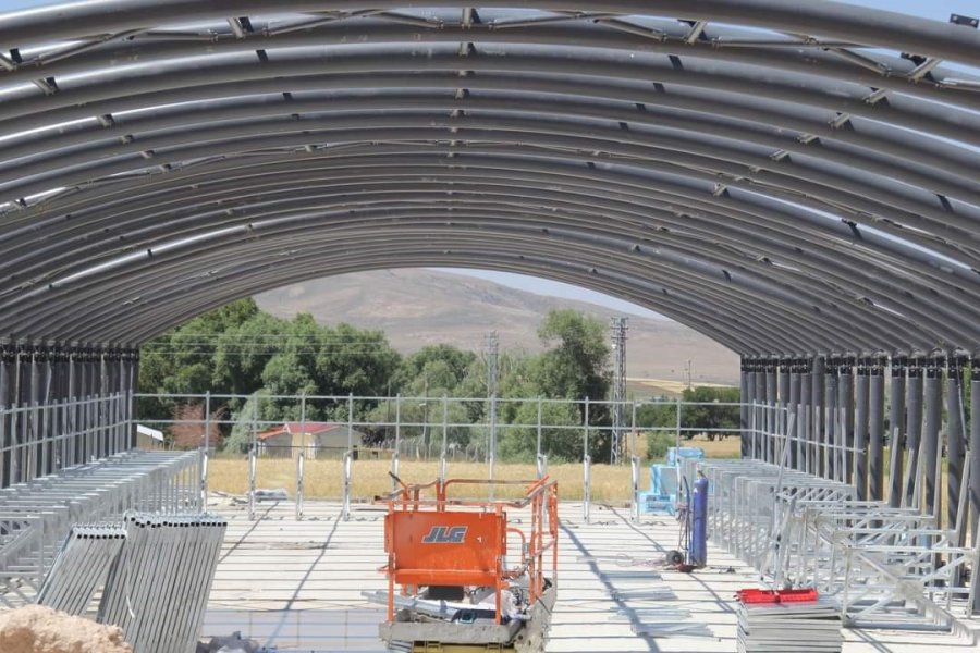 Bünyan’ın Hayali Gerçek Oluyor: Bünyan Kapalı Yarı Olimpik Yüzme Havuzu’nda Çalışmalar Sürüyor