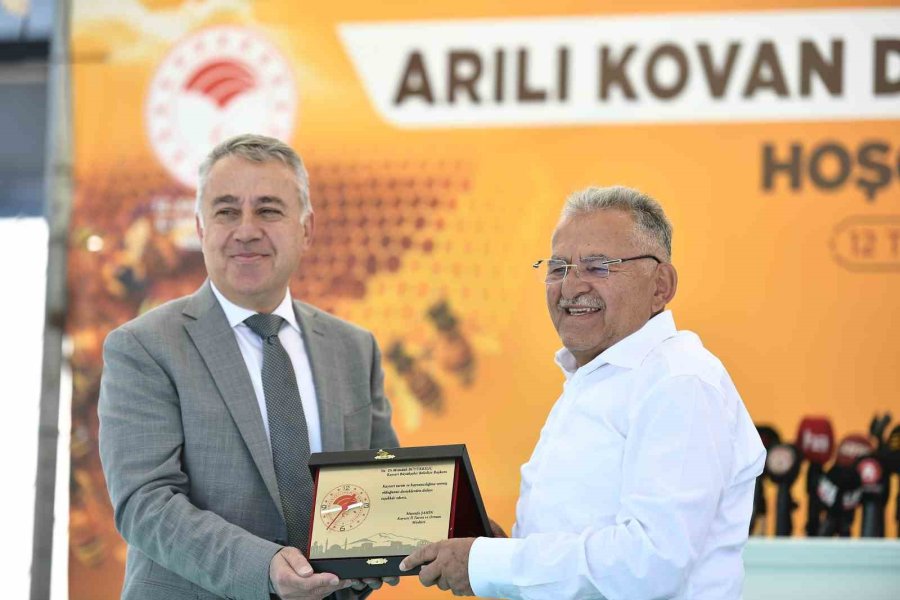 Başkan Büyükkılıç’tan 35’i Kadın 80 Üreticiye 2 Milyon 260 Bin Tl’lik Arılı Kovan Desteği