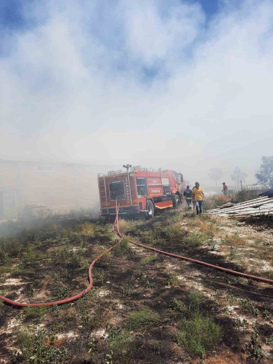 Konya’da 30 Ton Saman Balyası Yandı