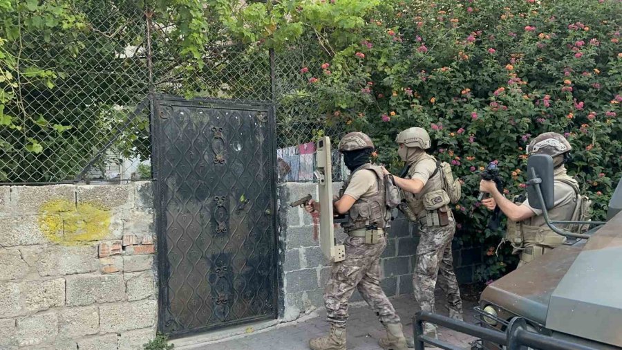 Mersin’de Uyuşturucu Satıcılarına Şafak Operasyonu: 30 Gözaltı Kararı