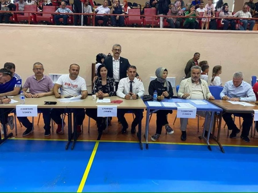 Sporcular, Siyah Kuşak Sınavında Ter Döktüler