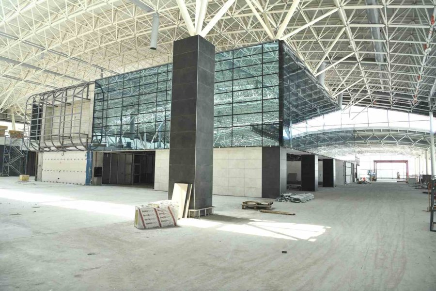 Başkan Büyükkılıç’tan Kayseri Havalimanı Yeni Terminal Binası’na Yakın Takip