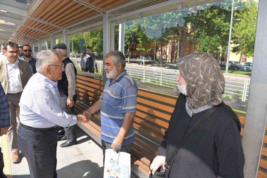 Başkan Büyükkılıç, Tramvay İle Yolculuk Yaptı, Esnaf Ziyaret Etti