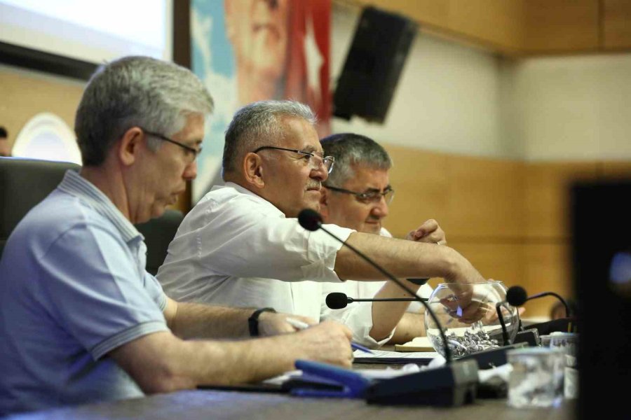 Kayseri Büyükşehir Belediyesi Noter Huzurunda Kura İle Personel Aldı