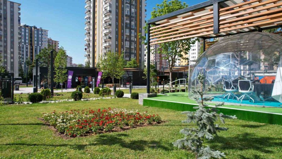 Mevlana Meydanı Rengarenk