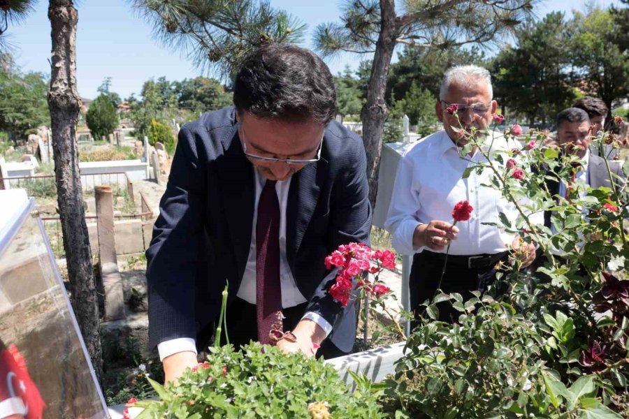 15 Temmuz Şehidi Mezarı Başına Anıldı