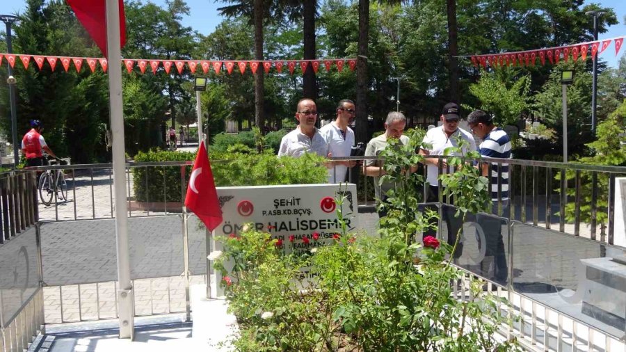 Halisdemir’in Mezarına Ziyaretçi Akını