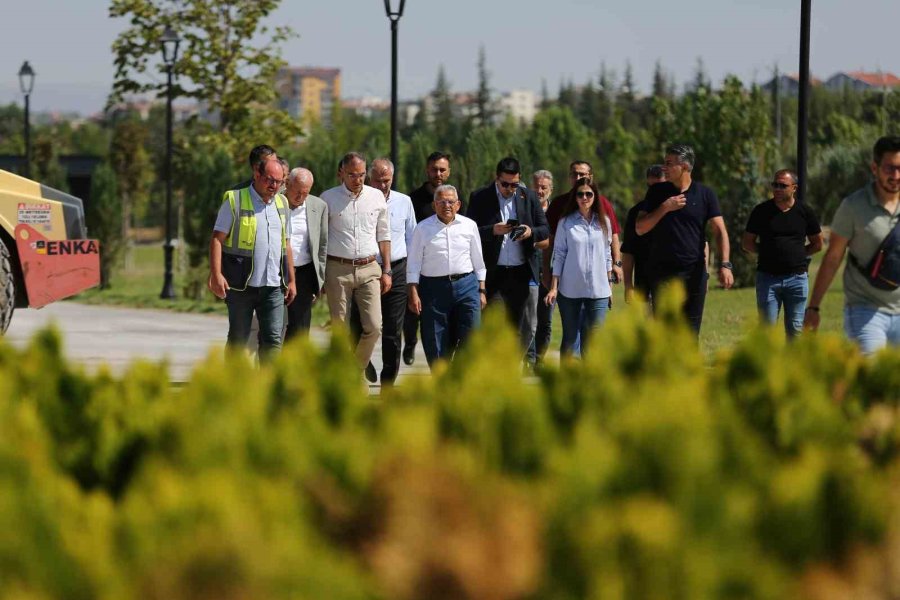 Başkan Büyükkılıç Recep Tayyip Erdoğan Millet Bahçesi’ndeki Çalışmaları İnceledi