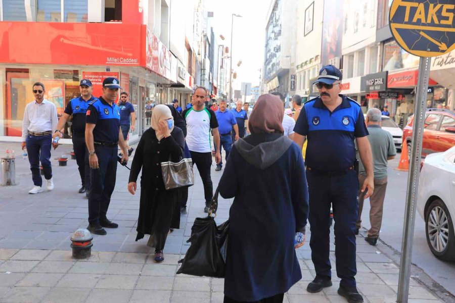 Büyükşehir Zabıtası İle Güven Timleri Dilencilere Göz Açtırmıyor