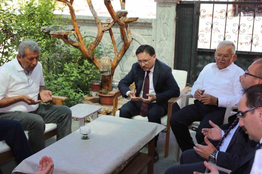 Protokolden 15 Temmuz Şehidinin Ailesine Ve Mezarına Ziyaret