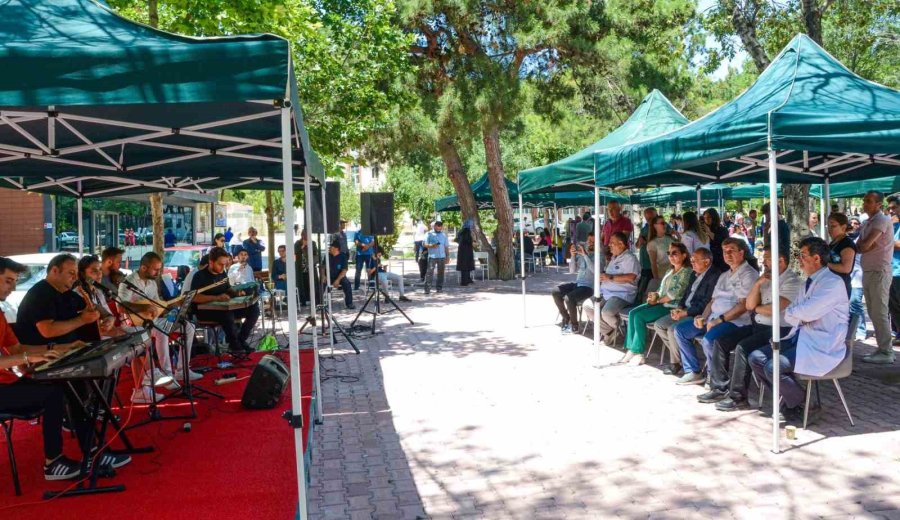 Neü’de Kanser Tedavisi Gören Hastalara Moral Etkinliği