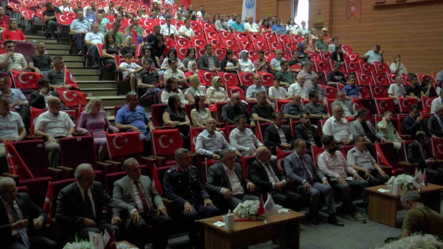 Rektör Karamustafa: "kahraman Milletimiz, Demokrasiye Olan Bağlılığını Tüm Dünyaya Bir Kez Daha Göstermiştir"