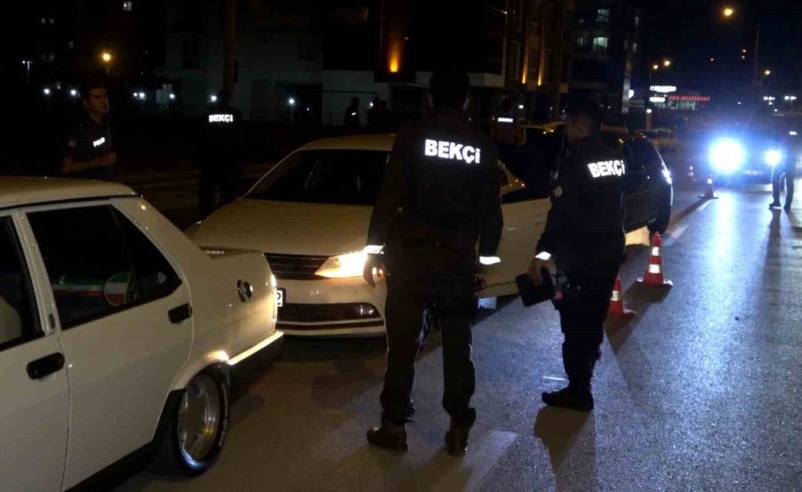 Aksaray’da Polis Şok Uygulamalarla Olumsuzluğa Geçit Vermiyor
