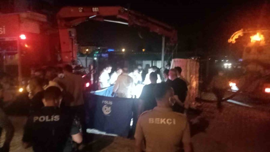 Antalya’da Terfi İstasyonuna Giren 3 Kişi Hayatını Kaybetti
