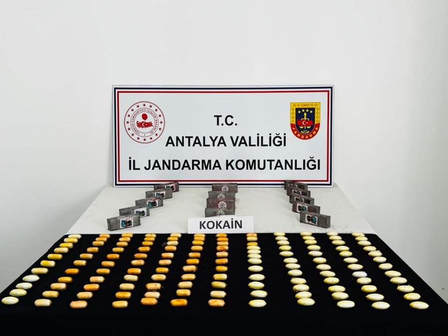 ’kırılacak’ Uyarısı Bulunan Koliden 10.2 Kilogram Kokain Çıktı