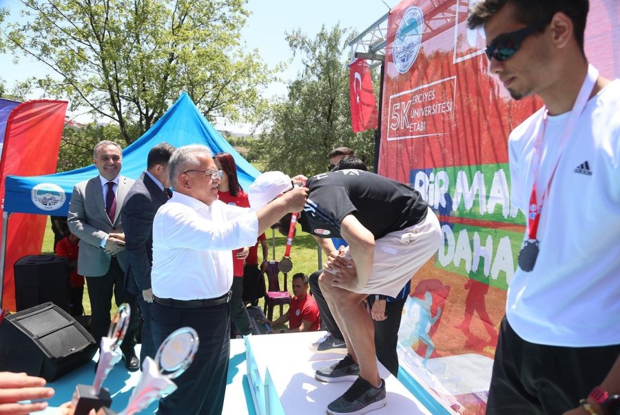 Kayseri’de 15 Temmuz Demokrasi Ve Milli Birlik Günü Koşusu Düzenlendi