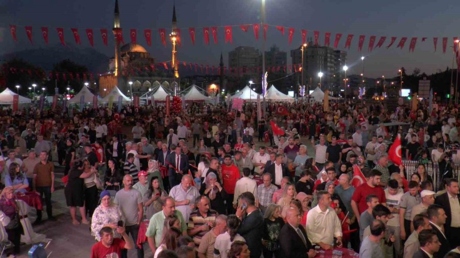 Bakan Özhaseki: "darbe Girişimine Kalkanlar O Ağlayan Adamın Güya Rüyada Gördüğü Sapkınlıklara Peşkeş Çekerek Kendilerinden Geçtiler”