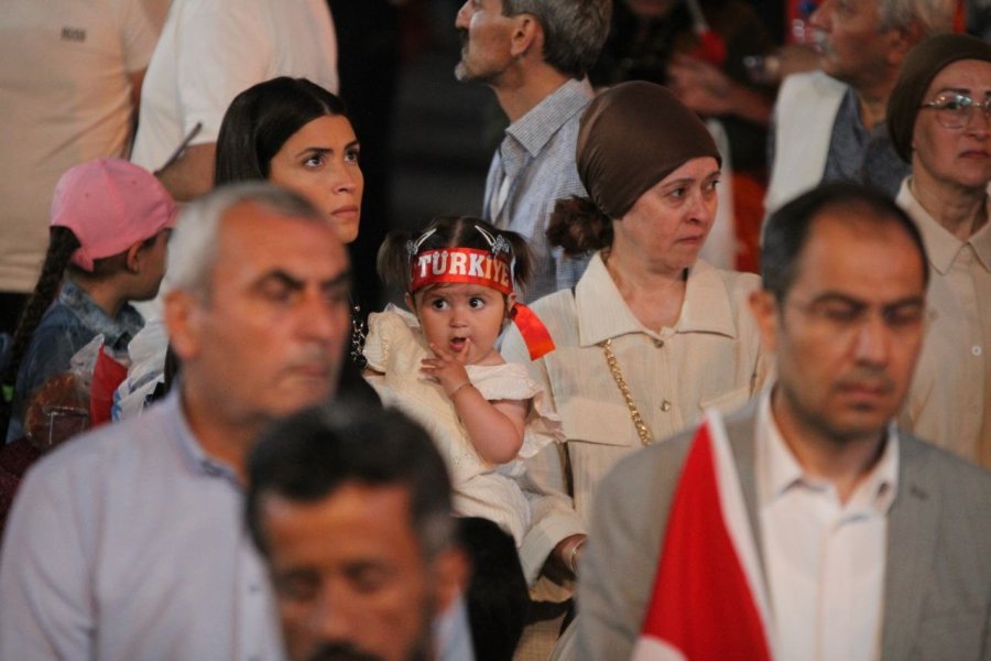 Bakan Özhaseki: "darbe Girişimine Kalkanlar O Ağlayan Adamın Güya Rüyada Gördüğü Sapkınlıklara Peşkeş Çekerek Kendilerinden Geçtiler”