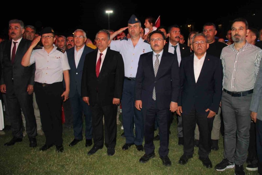 Dünyanın En Büyük Türk Bayrağı Kayseri’de Açıldı