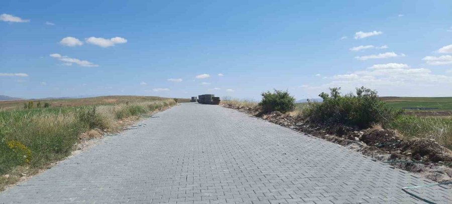 Bünyan’da Kilit Parke Yol Yapım Çalışmaları Devam Ediyor