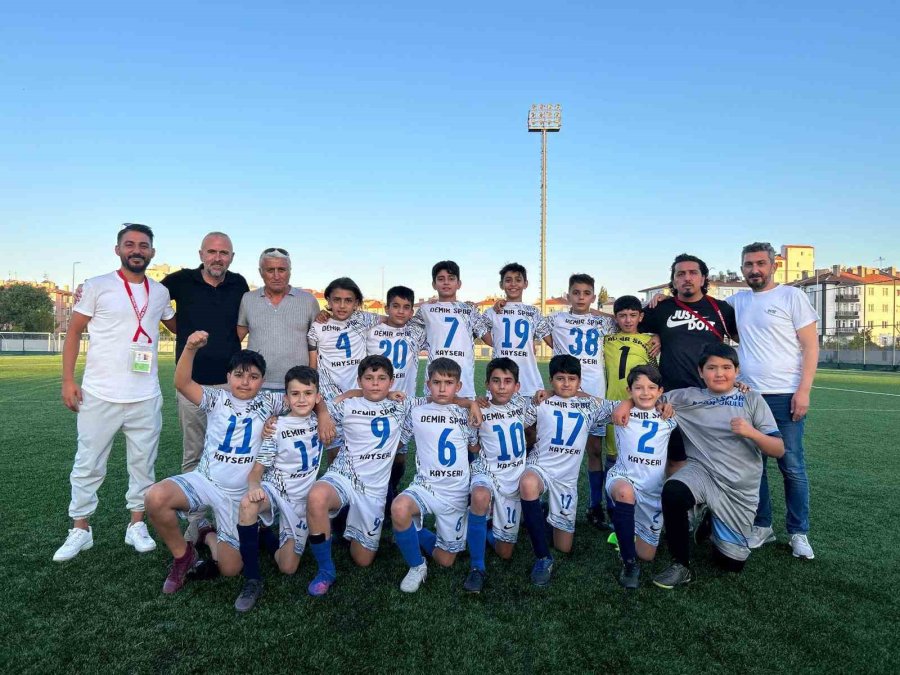Kayseri U-12 Liginde Şampiyon Demirspor Oldu
