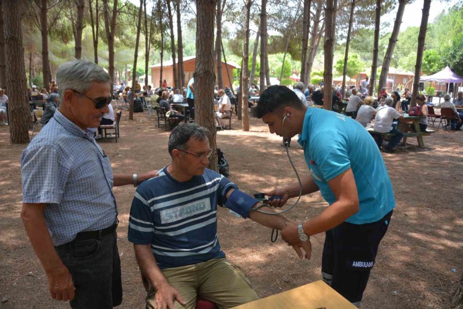 Mersin’deki Emekliler Tarsus Gençlik Kampı’nda Buluştu