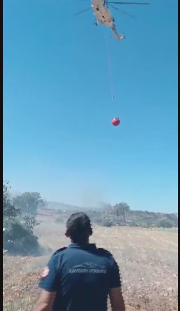 Kayseri Büyükşehir İtfaiyesi Yangın Bölgesinde