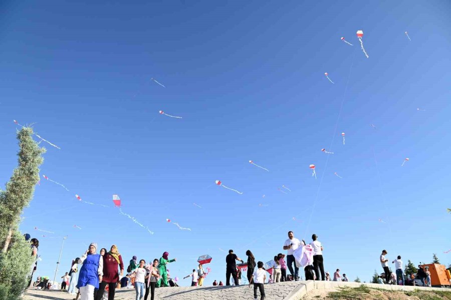 Sille Seyir Tepesi’nde Uçurtma Şenliği