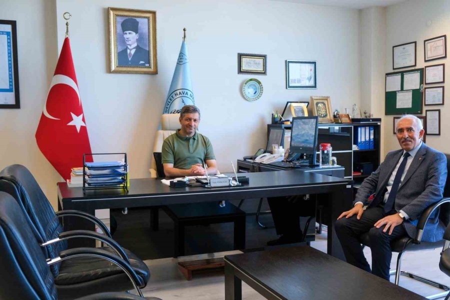 Gurbetçi Vatandaşlar Güllerle Karşılandı