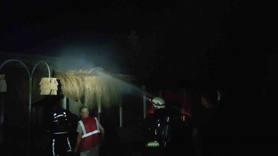 Antalya’da Korkutan Kafe Yangını