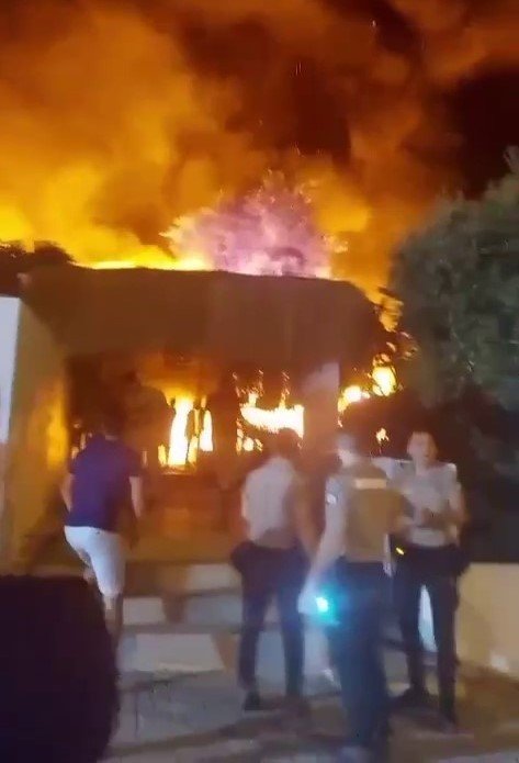 Antalya’da Korkutan Kafe Yangını