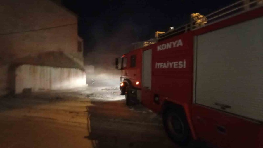 Kağıt Toplanan Depoda Çıkan Yangın İş Yerlerine Sıçramadan Söndürüldü