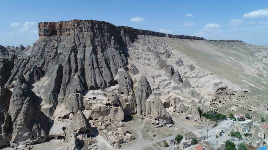 Selime Katedrali İhtişamıyla Yerli Ve Yabancı Turistleri Cezbediyor