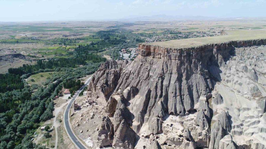 Selime Katedrali İhtişamıyla Yerli Ve Yabancı Turistleri Cezbediyor