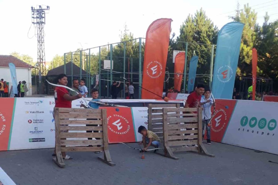 Etkinlik Tırı Karaman’da Depremzede Çocuklarla Buluştu