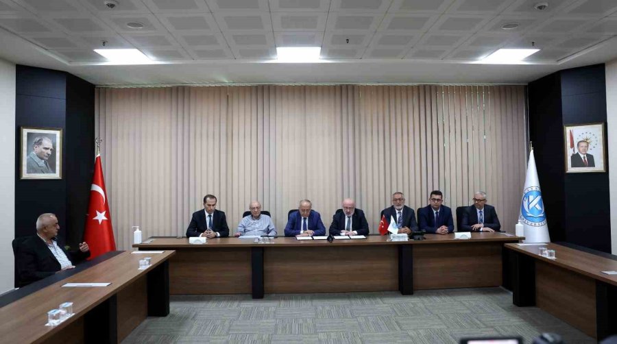 Kayseri Üniversitesi’ne Hayırsever Desteği Sürüyor