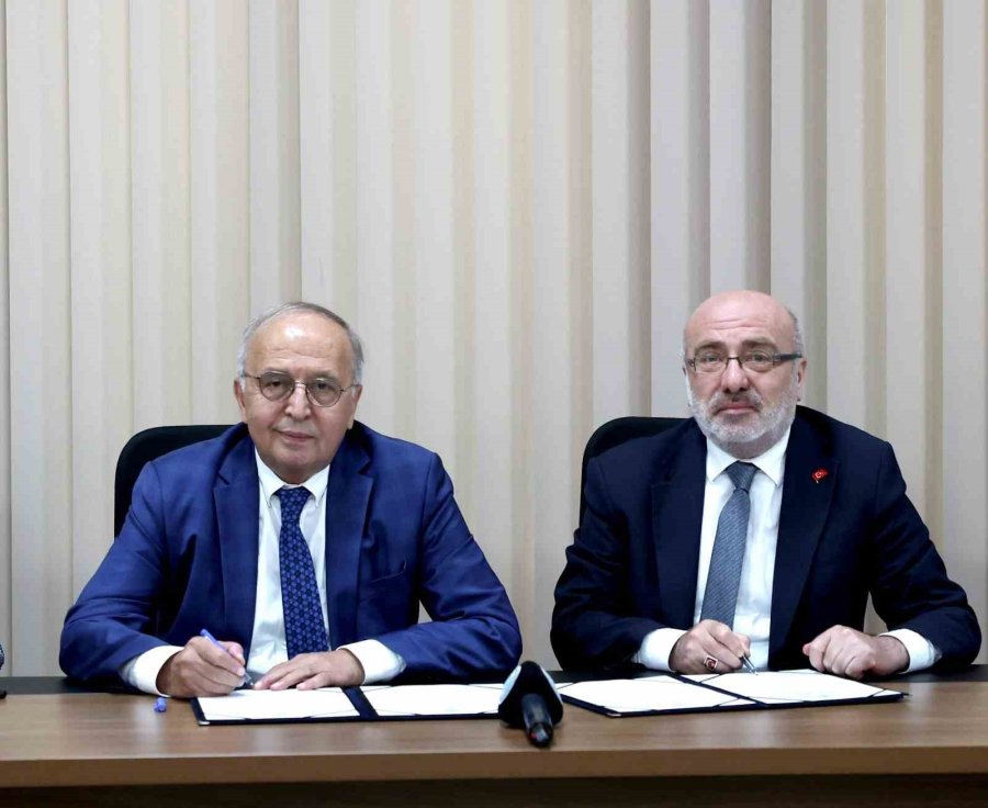 Kayseri Üniversitesi’ne Hayırsever Desteği Sürüyor