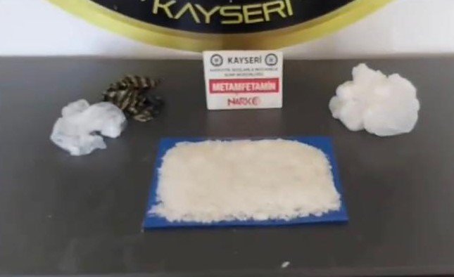 Uyuşturucu Taciri Yolcu Otobüsünde Yakalandı