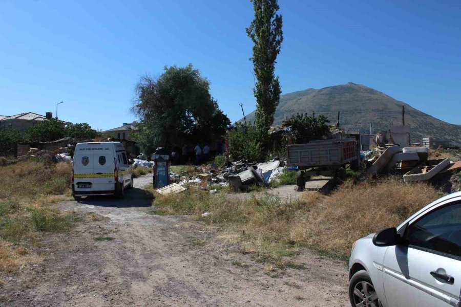 19 Yaşındaki Genç, Kendini Asarak Hayatına Son Verdi