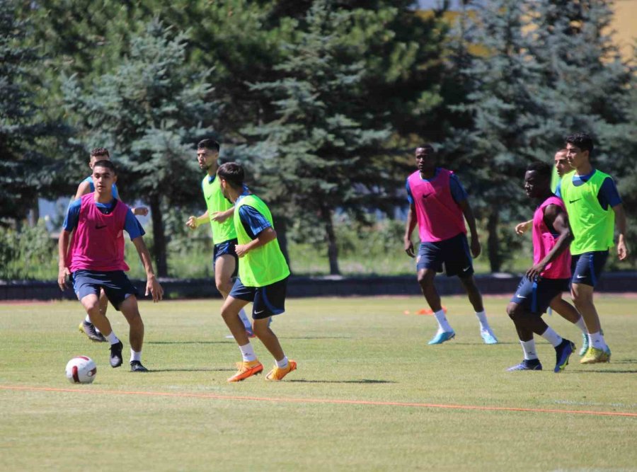 Kayserispor Teknik Direktörü Çağdaş Atan’dan Ayrılık Sinyali