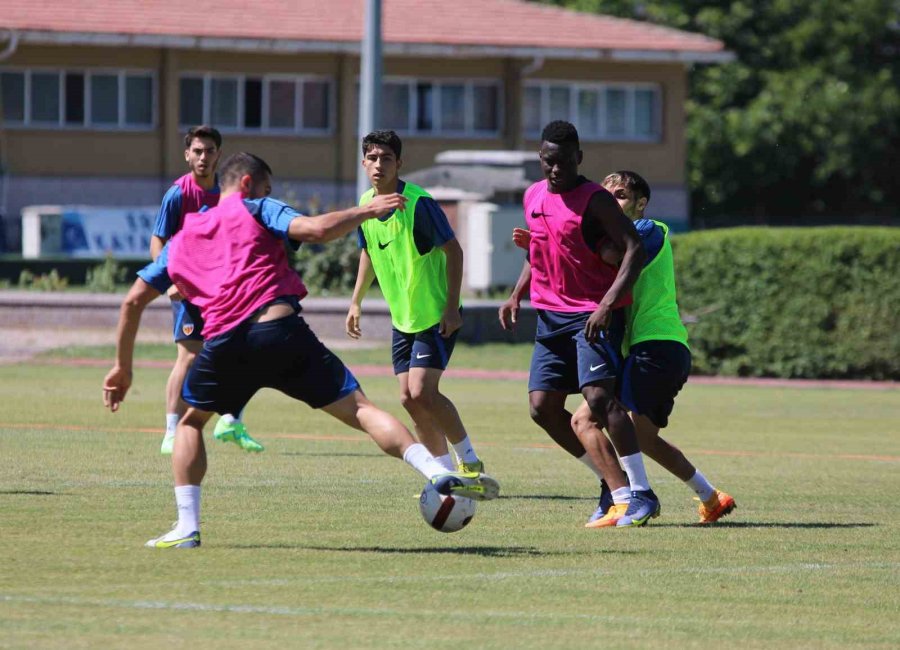 Kayserispor Teknik Direktörü Çağdaş Atan’dan Ayrılık Sinyali