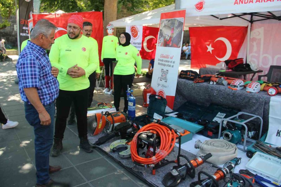 Depremden Sonra Gönüllülük Arttı