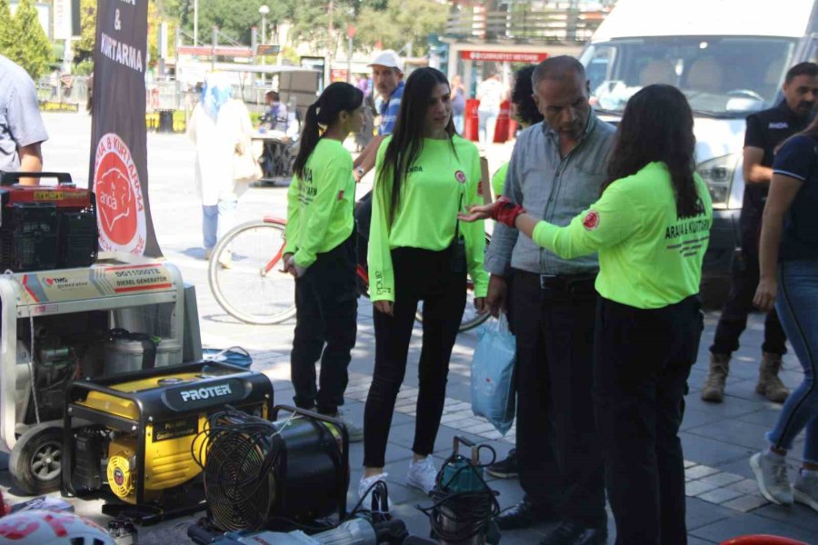 Depremden Sonra Gönüllülük Arttı