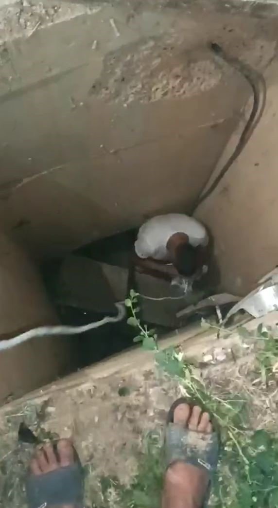 Kazadan Sağ Kurtuldu, Telefonunu Ararken 4 Metrelik Çukura Döştü