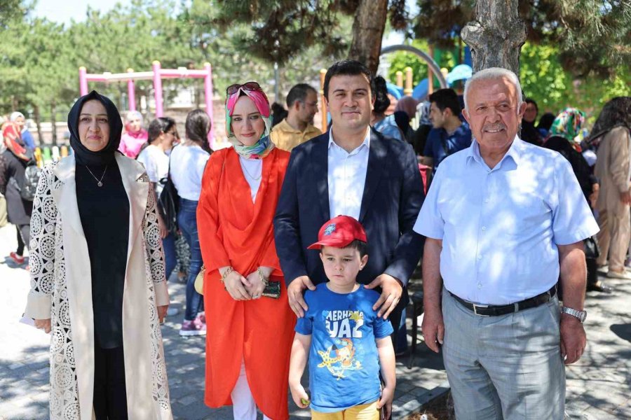 Hacılar Adem’de Sertifika Töreni