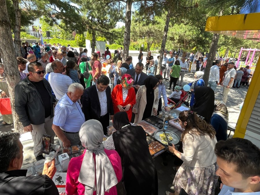 Hacılar Adem’de Sertifika Töreni