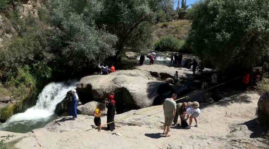 Dünyanın 2. En Büyük Kanyon Vadisine Ziyaretçi Akını